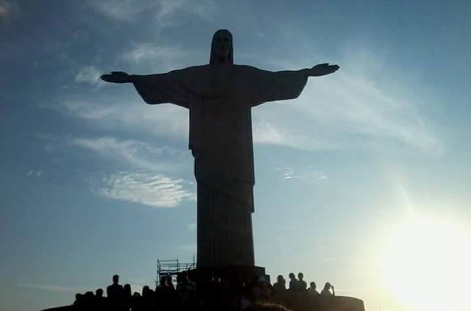 Sente só esse fim de tarde no Cristo fotografado pela leitora Suzi Padilha