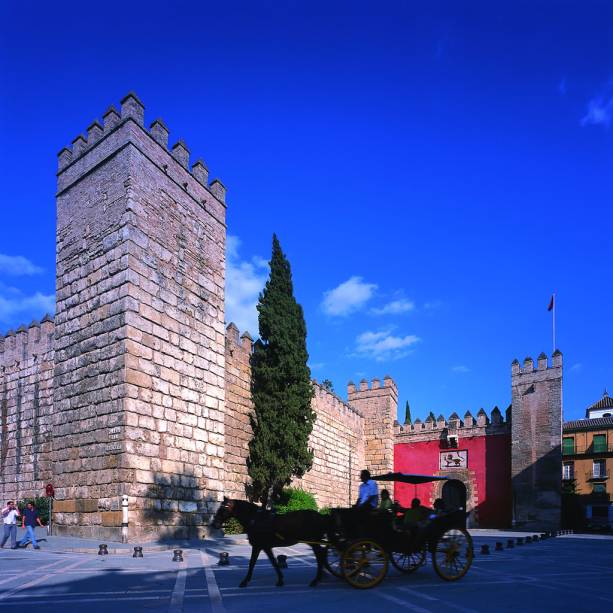 A combinação de elementos mouriscos e cristãos fez do Real Alcázar uma jóia arquitetônica de Sevilha
