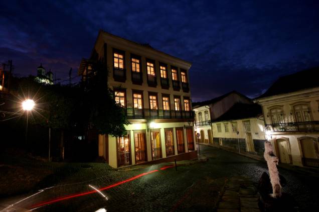 O hotel foi reconstruído como réplica do antigo Hotel Monteiro, de 1840, que funcionava no mesmo endereço O hotel foi reconstruído como réplica do antigo Hotel Monteiro, de 1840, que funcionava no mesmo endereço