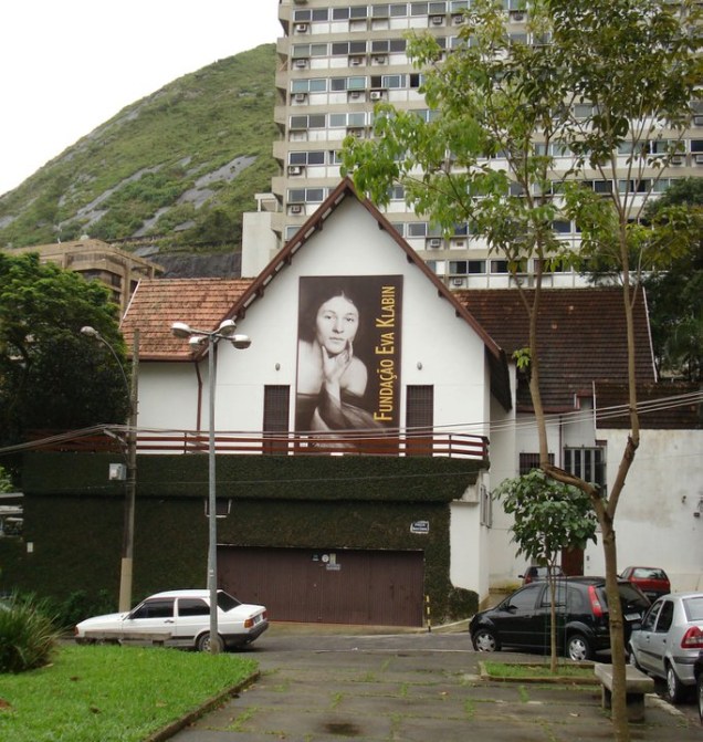 <strong>16. <a href="https://viajeaqui.abril.com.br/estabelecimentos/br-rj-rio-de-janeiro-atracao-fundacao-eva-klabin" rel="Fundação Eva Klabin" target="_self">Fundação Eva Klabin</a>, <a href="https://viajeaqui.abril.com.br/cidades/br-rj-rio-de-janeiro" rel="Rio de Janeiro" target="_self">Rio de Janeiro</a>, <a href="https://viajeaqui.abril.com.br/estados/br-rio-de-janeiro" rel="RJ" target="_self">RJ</a></strong> Antiga casa da colecionadora Eva Klabin, o museu abriga diversas salas com relíquias adquiridas por ela no decorrer de sua vida. A Sala Renascença, por exemplo, guarda pinturas de Botticelli. Também há objetos de arte oriental e pré-colombiana <strong>16. <a href="https://viajeaqui.abril.com.br/estabelecimentos/br-rj-rio-de-janeiro-atracao-fundacao-eva-klabin" rel="Fundação Eva Klabin" target="_self">Fundação Eva Klabin</a>, <a href="https://viajeaqui.abril.com.br/cidades/br-rj-rio-de-janeiro" rel="Rio de Janeiro" target="_self">Rio de Janeiro</a>, <a href="https://viajeaqui.abril.com.br/estados/br-rio-de-janeiro" rel="RJ" target="_self">RJ</a></strong> Antiga casa da colecionadora Eva Klabin, o museu abriga diversas salas com relíquias adquiridas por ela no decorrer de sua vida. A Sala Renascença, por exemplo, guarda pinturas de Botticelli. Também há objetos de arte oriental e pré-colombiana