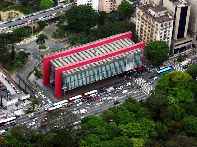 O Museu de Arte de São Paulo (Masp), localizado na Avenida Paulista, abriga o mais importante acervo artístico da América Latina, com cerca de 8 mil peças. Obras de Rembrandt, Van Gogh, Monet, Renoir e Picasso estão em exposição permanente