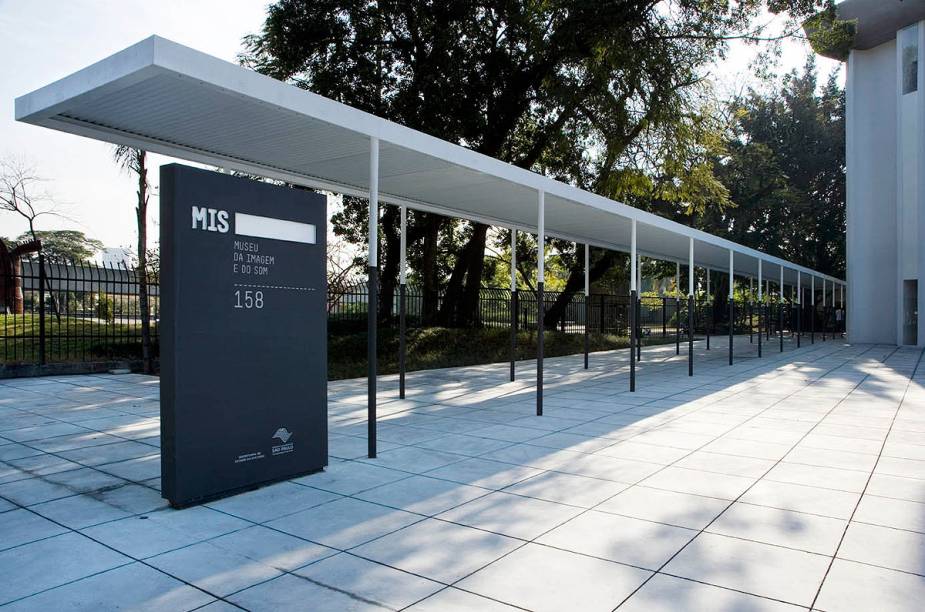 O Museu da Imagem e do Som fica no Jardim Europa, em São Paulo, e vem chamando atenção dos paulistanos por exibir exposições divertidas, inusitadas e interativas sobre cinema, música e televisão O Museu da Imagem e do Som fica no Jardim Europa, em São Paulo, e vem chamando atenção dos paulistanos por exibir exposições divertidas, inusitadas e interativas sobre cinema, música e televisão