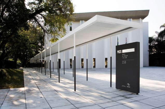 <strong>18. <a href="https://viajeaqui.abril.com.br/estabelecimentos/br-sp-sao-paulo-atracao-museu-da-imagem-e-do-som-mis" rel="Museu da Imagem e do Som" target="_self">Museu da Imagem e do Som</a>, <a href="https://viajeaqui.abril.com.br/cidades/br-sp-sao-paulo" rel="São Paulo" target="_self">São Paulo</a>, <a href="https://viajeaqui.abril.com.br/estados/br-sao-paulo" rel="SP" target="_self">SP</a></strong> Mostras temporárias, apresentações de dança, cursos, oficinas e exibições de filmes estão entre os grandes atrativos do museu, que cresceu em popularidade graças as exposições renomadas que recebeu nos últimos tempos. Entre elas: a do cineasta Stanley Kubrick, a do músico David Bowie e a do programa de TV infantil Castelo Rá-Tim-Bum <strong>18. <a href="https://viajeaqui.abril.com.br/estabelecimentos/br-sp-sao-paulo-atracao-museu-da-imagem-e-do-som-mis" rel="Museu da Imagem e do Som" target="_self">Museu da Imagem e do Som</a>, <a href="https://viajeaqui.abril.com.br/cidades/br-sp-sao-paulo" rel="São Paulo" target="_self">São Paulo</a>, <a href="https://viajeaqui.abril.com.br/estados/br-sao-paulo" rel="SP" target="_self">SP</a></strong> Mostras temporárias, apresentações de dança, cursos, oficinas e exibições de filmes estão entre os grandes atrativos do museu, que cresceu em popularidade graças as exposições renomadas que recebeu nos últimos tempos. Entre elas: a do cineasta Stanley Kubrick, a do músico David Bowie e a do programa de TV infantil Castelo Rá-Tim-Bum