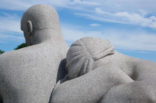 As estátuas foram criadas por Gustav Vigeland dos anos 1920 até 1943 - o ano da morte do escultor