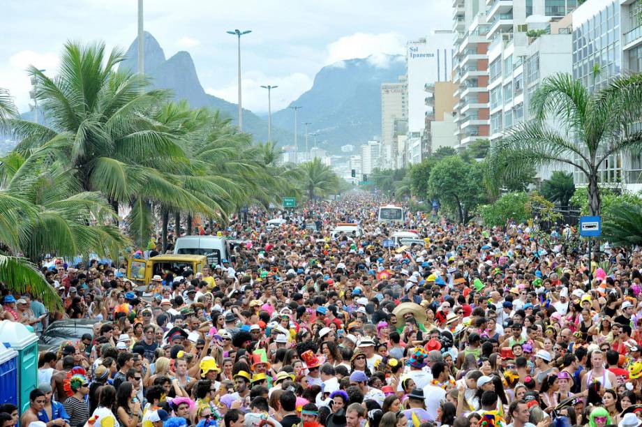 Uma das formas de curtir o Carnaval no Rio é seguir os quase 300 blocos de rua que se espalham pela capital Uma das formas de curtir o Carnaval no Rio é seguir os quase 300 blocos de rua que se espalham pela capital