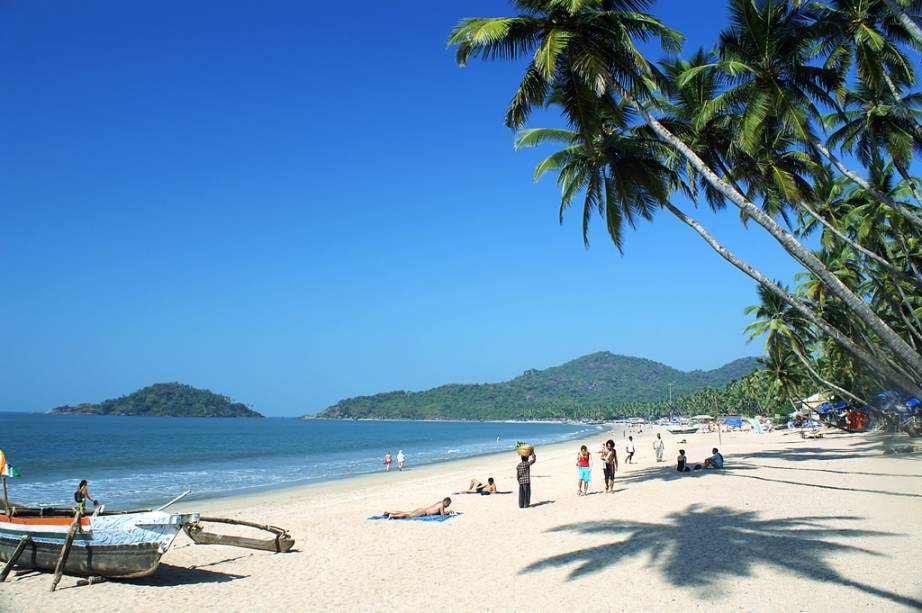 Praia de Palolem, no vilarejo de Chaudi, morada de pescadores e hippies tardios em Goa