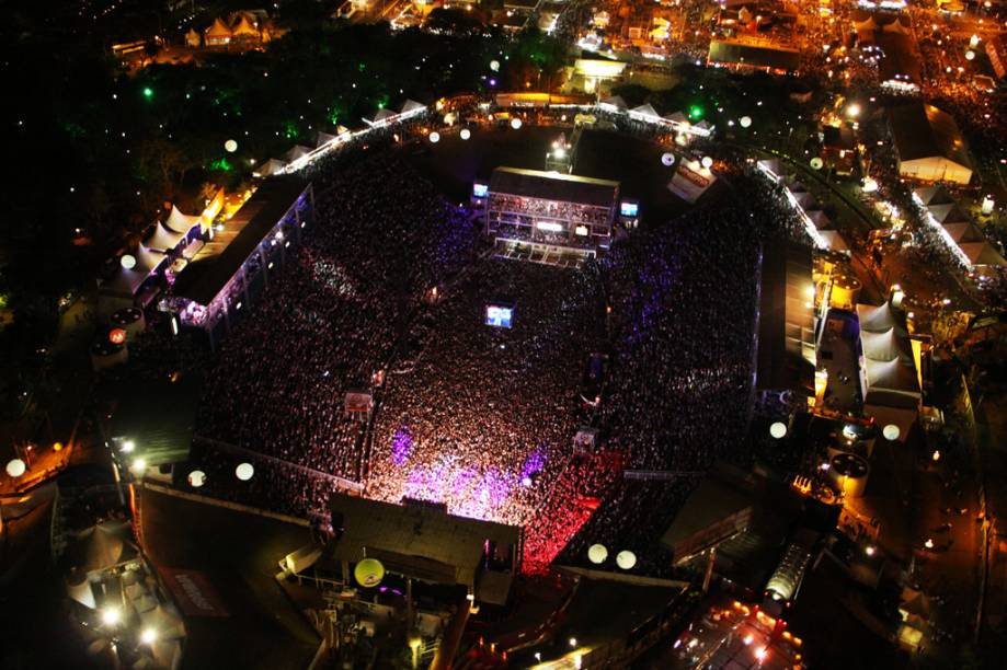 Após o rodeio na <strong>Festa de Peão de Boiadeiro de <a href="https://viajeaqui.abril.com.br/cidades/br-sp-barretos" rel="Barretos " target="_self">Barretos</a></strong><a href="https://viajeaqui.abril.com.br/cidades/br-sp-barretos" rel="Barretos " target="_self"> </a>os shows animam a noite em diferentes palcos espalhados pelo Parque do Peão