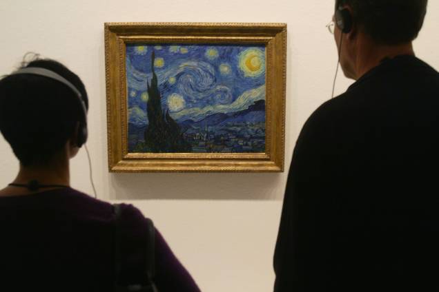 <em>A Noite Estrelada</em>, de Vicent van Gogh, no MoMA em Nova York