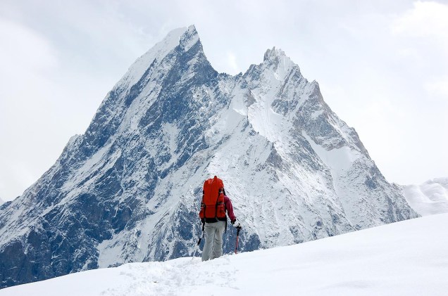 <strong>Glaciar Baltoro e K2 (Paquistão)</strong> Um imenso corredor de gelo leva ao segundo maior pico do mundo, o K2, no Paquistão. O caminho que começa seguindo rios gelados leva até 15 dias para ser completado e passa por glaciares e montanhas de granito que chegam a ter mais de seis mil metros de altura <strong>Glaciar Baltoro e K2 (Paquistão)</strong> Um imenso corredor de gelo leva ao segundo maior pico do mundo, o K2, no Paquistão. O caminho que começa seguindo rios gelados leva até 15 dias para ser completado e passa por glaciares e montanhas de granito que chegam a ter mais de seis mil metros de altura