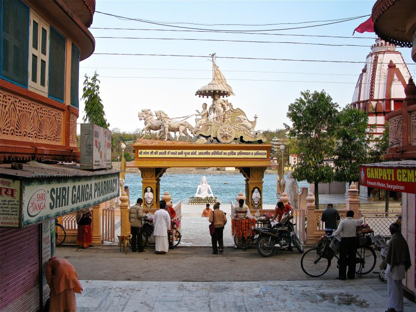 O ashram Parmath, em Rishikesh, fica em frente ao Ganges, que corre limpo por ali