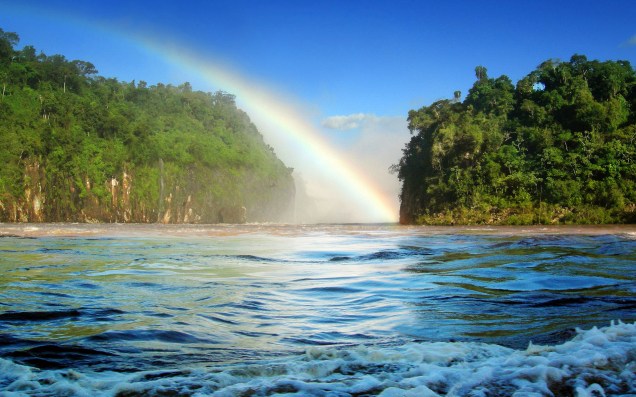 Declarado pela UNESCO como Patrimônio Natural da Humanidade, o<strong> Parque Nacional do Iguaçu</strong>, em <a href="https://viajeaqui.abril.com.br/cidades/br-pr-foz-do-iguacu" rel="Foz do Iguaçu" target="_self">Foz do Iguaçu</a>, <a href="https://viajeaqui.abril.com.br/estados/br-parana" rel="Paraná" target="_self">Paraná</a>, é um camarote para o show das Cataratas
