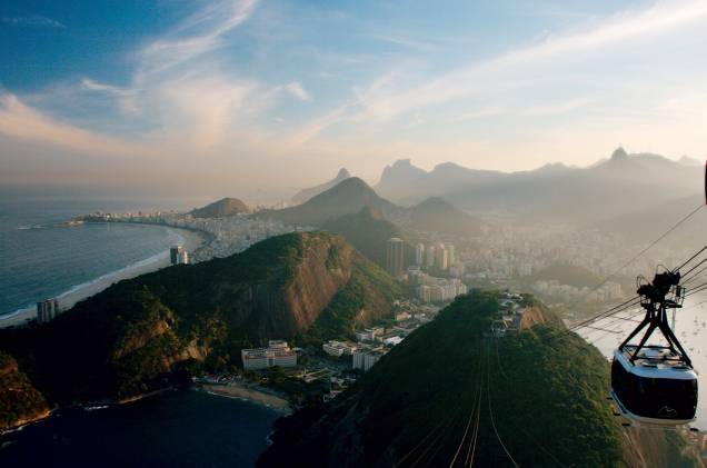 <strong>1. <a href="http://viajeaqui.abril.com.br/cidades/br-rj-rio-de-janeiro" rel="Rio de Janeiro" target="_blank">Rio de Janeiro</a></strong>A capital carioca é campeã nas buscas de passagens. Um final de semana no Rio pode ser muito bem aproveitado. Em dois dias, é possível conhecer o <a href="http://viajeaqui.abril.com.br/estabelecimentos/br-rj-rio-de-janeiro-atracao-cristo-redentor-corcovado" rel="Cristo Redentor" target="_blank">Cristo Redentor</a>, <a href="http://viajeaqui.abril.com.br/estabelecimentos/br-rj-rio-de-janeiro-atracao-theatro-municipal" rel="Teatro Municipal" target="_blank">Teatro Municipal</a>, o bairro da <a href="http://viajeaqui.abril.com.br/estabelecimentos/br-rj-rio-de-janeiro-atracao-lapa" rel="Lapa" target="_blank">Lapa</a> e as principais praias, <a href="http://viajeaqui.abril.com.br/estabelecimentos/br-rj-rio-de-janeiro-atracao-praia-de-copacabana" rel="Copacabana" target="_blank">Copacabana</a> e <a href="http://viajeaqui.abril.com.br/estabelecimentos/br-rj-rio-de-janeiro-atracao-praia-de-ipanema" rel="Ipanema" target="_blank">Ipanema</a>.Para um roteiro detalhado, acesse nossas sugestões de passeio para <a href="http://viajeaqui.abril.com.br/materias/48-horas-no-rio-de-janeiro" rel="48 horas no Rio de Janeiro" target="_blank"><strong>48 horas no Rio de Janeiro</strong></a>