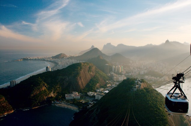 <strong>1. <a href="https://viajeaqui.abril.com.br/cidades/br-rj-rio-de-janeiro" rel="Rio de Janeiro" target="_blank">Rio de Janeiro</a></strong>A capital carioca é campeã nas buscas de passagens. Um final de semana no Rio pode ser muito bem aproveitado. Em dois dias, é possível conhecer o <a href="https://viajeaqui.abril.com.br/estabelecimentos/br-rj-rio-de-janeiro-atracao-cristo-redentor-corcovado" rel="Cristo Redentor" target="_blank">Cristo Redentor</a>, <a href="https://viajeaqui.abril.com.br/estabelecimentos/br-rj-rio-de-janeiro-atracao-theatro-municipal" rel="Teatro Municipal" target="_blank">Teatro Municipal</a>, o bairro da <a href="https://viajeaqui.abril.com.br/estabelecimentos/br-rj-rio-de-janeiro-atracao-lapa" rel="Lapa" target="_blank">Lapa</a> e as principais praias, <a href="https://viajeaqui.abril.com.br/estabelecimentos/br-rj-rio-de-janeiro-atracao-praia-de-copacabana" rel="Copacabana" target="_blank">Copacabana</a> e <a href="https://viajeaqui.abril.com.br/estabelecimentos/br-rj-rio-de-janeiro-atracao-praia-de-ipanema" rel="Ipanema" target="_blank">Ipanema</a>.Para um roteiro detalhado, acesse nossas sugestões de passeio para <a href="https://viajeaqui.abril.com.br/materias/48-horas-no-rio-de-janeiro" rel="48 horas no Rio de Janeiro" target="_blank"><strong>48 horas no Rio de Janeiro</strong></a>