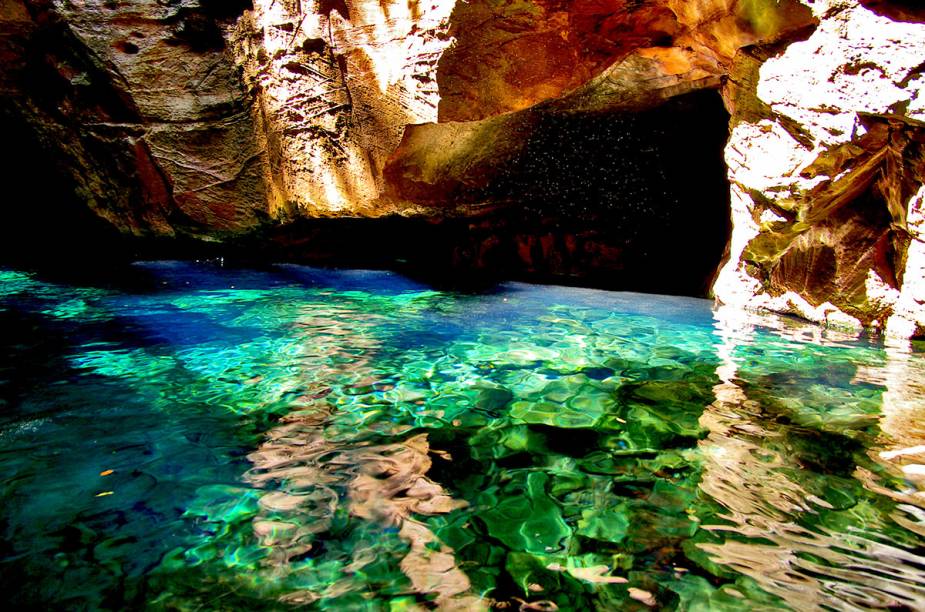 Омагьосаният басейн в chapada das mesas.