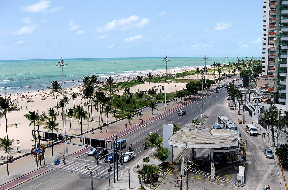 A altura do Segundo Jardim é reduto de bares, como o Quiosque da Barracuda, na <a href="http://viajeaqui.abril.com.br/estabelecimentos/br-pe-recife-atracao-praia-boa-viagem" rel="praia de Boa Viagem" target="_blank">praia de Boa Viagem</a>, no <a href="http://viajeaqui.abril.com.br/cidades/br-pe-recife" rel="Recife (PE)" target="_blank">Recife (PE)</a>