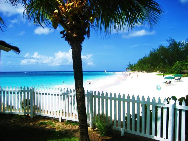Maxwell Coast, Christ Church, em <strong><a href="http://viajeaqui.abril.com.br/paises/barbados" rel="Barbados" target="_blank">Barbados</a></strong>