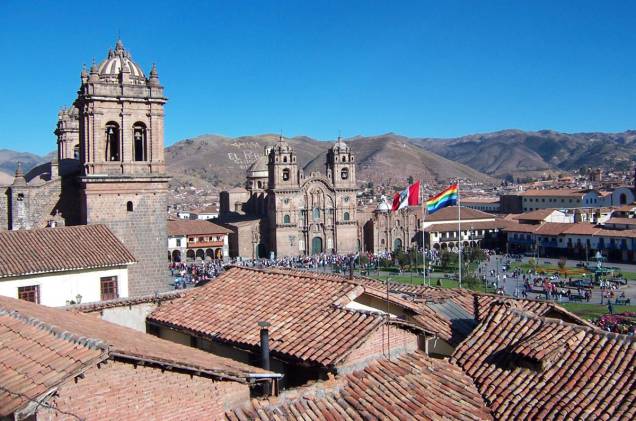 A Plaza de Armas é um dos lugares escolhidos em Cusco para o percurso do Inti Raymi, para onde a estátua do Deus Sol é levada A Plaza de Armas é um dos lugares escolhidos em Cusco para o percurso do Inti Raymi, para onde a estátua do Deus Sol é levada