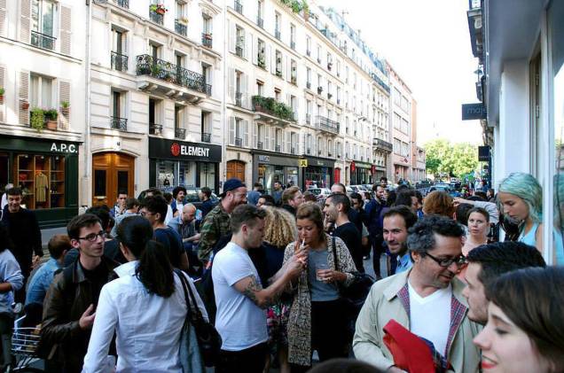 <strong>Rue de Marseille</strong>“Na região do Canal Saint-Martin, a rua concentra pontas de estoque de marcas francesas de preço médio pouco conhecidas no Brasil: Maje, Les Petites, Claudie Pierlot etc. Destaque para a multimarcas Centre Commercial.” <strong>Rue de Marseille</strong>“Na região do Canal Saint-Martin, a rua concentra pontas de estoque de marcas francesas de preço médio pouco conhecidas no Brasil: Maje, Les Petites, Claudie Pierlot etc. Destaque para a multimarcas Centre Commercial.”
