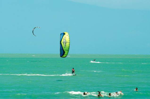 O mar de ondas calmas e os bons ventos do segundo semestre tornam a <a href="https://viajeaqui.abril.com.br/estabelecimentos/br-pi-barra-grande-atracao-barra-grande" rel="praia de Barra Grande" target="_blank">praia de Barra Grande</a> ideal para iniciantes no kitesurfe O mar de ondas calmas e os bons ventos do segundo semestre tornam a <a href="https://viajeaqui.abril.com.br/estabelecimentos/br-pi-barra-grande-atracao-barra-grande" rel="praia de Barra Grande" target="_blank">praia de Barra Grande</a> ideal para iniciantes no kitesurfe