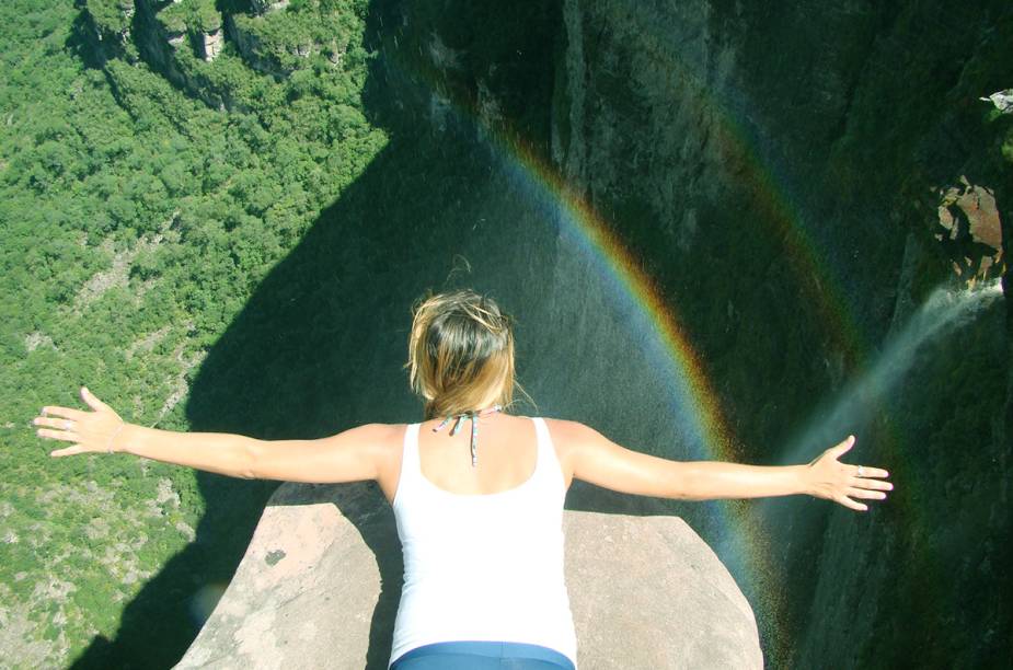 Programas clássicos: arrastar-se até uma pedra na beira do precipício, botar a cabeça para fora e ver a cachoeira por cima
