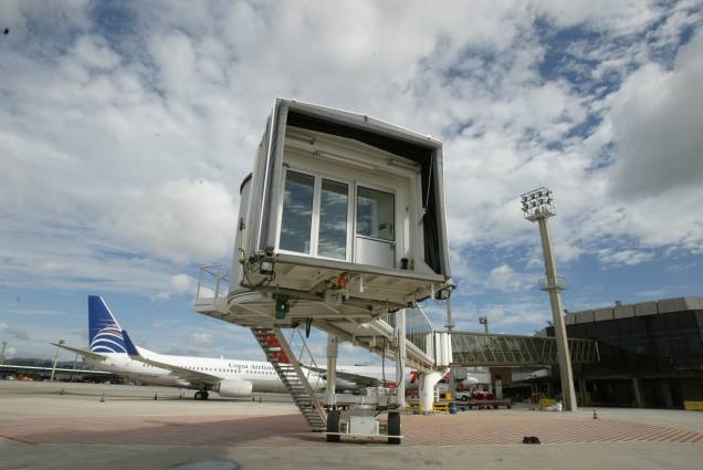 Apesar de ter sido o pior classificado na categoria dos que recebem mais de 15 milhões passageiros por ano, o <strong>Aeroporto Internacional de Guarulhos</strong>, com uma nota média de 4,04, teve um crescimento expressivo na nota em 28% em relação ao ano passado Apesar de ter sido o pior classificado na categoria dos que recebem mais de 15 milhões passageiros por ano, o <strong>Aeroporto Internacional de Guarulhos</strong>, com uma nota média de 4,04, teve um crescimento expressivo na nota em 28% em relação ao ano passado