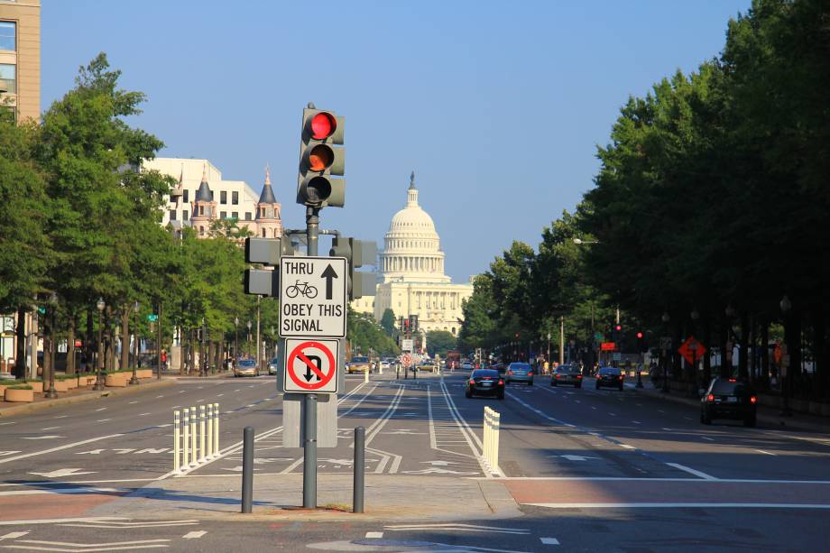 A <strong>North Capitol St NW</strong> e o <strong>Capitólio </strong>clicados num dia menos cinzento por um turista em DC