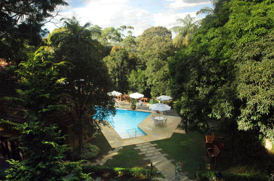 A pousada tem campo de Mini-Golf de grama sintética, sala de jogos com jogos de mesa, trilhas para caminhada, sala de relaxamento com uma hidromassagem SPA. aquecida, sauna úmida e piscina com deck