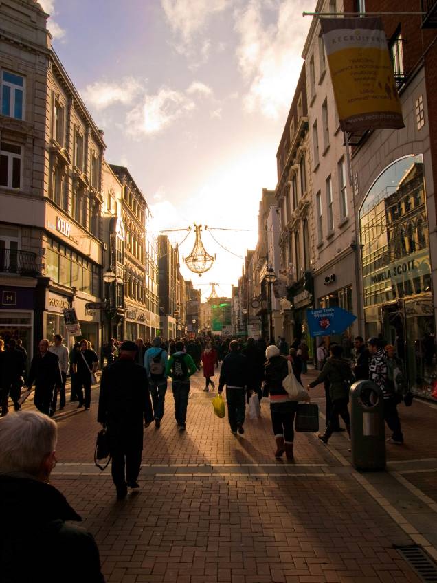 Grafton Street é uma das principais ruas para fazer compras em Dublin