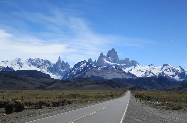 <a href="https://viajeaqui.abril.com.br/cidades/ar-el-chalten" rel="El Chaltén" target="_blank">El Chaltén</a> é cercada por uma grande cadeia de montanhas, classificadas entre as mais difíceis de serem escaladas no planeta. Isso tudo se deve a suas condições climáticas instáveis, trechos cobertos de gelo e crostas que se soltam com facilidade. Ou seja: para se arriscar por aqui, é preciso ter muita experiência no esporte e uma boa dose de coragem <a href="https://viajeaqui.abril.com.br/cidades/ar-el-chalten" rel="El Chaltén" target="_blank">El Chaltén</a> é cercada por uma grande cadeia de montanhas, classificadas entre as mais difíceis de serem escaladas no planeta. Isso tudo se deve a suas condições climáticas instáveis, trechos cobertos de gelo e crostas que se soltam com facilidade. Ou seja: para se arriscar por aqui, é preciso ter muita experiência no esporte e uma boa dose de coragem