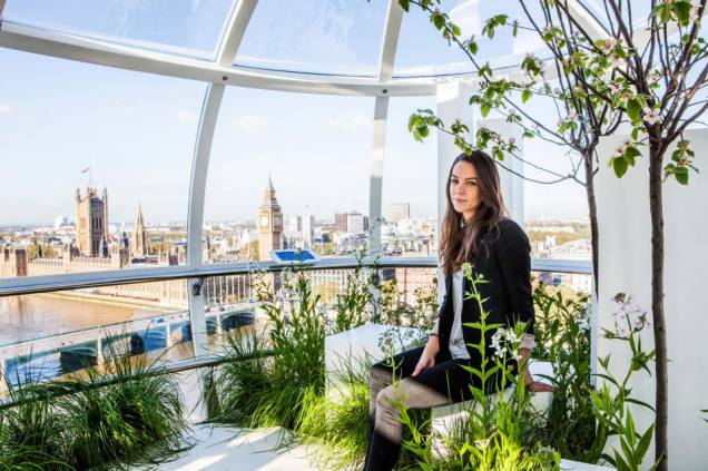 <strong>7. London Eye</strong>Figurinha carimbada da cidade, não poderia faltar nesta galeria a atração paga mais visitada de Londres. A roda-gigante, que já foi a maior do mundo, tem 135 metros de altura, equivalente a 64 cabines de telefone empilhadas em cima uma das outras <strong>7. London Eye</strong>Figurinha carimbada da cidade, não poderia faltar nesta galeria a atração paga mais visitada de Londres. A roda-gigante, que já foi a maior do mundo, tem 135 metros de altura, equivalente a 64 cabines de telefone empilhadas em cima uma das outras