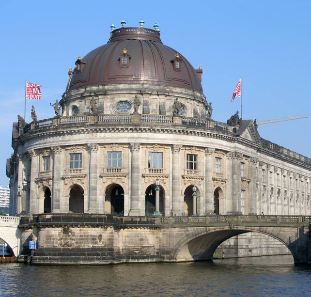 O Bode Museum abriga uma coleção de esculturas, obras de arte bizantina e medalhas