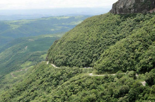 Visual da Serra do Corvo Branco, em Urubici (SC), visto a partir das curvas fechadas da estrada SC-370
