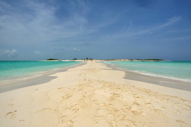 <strong><a href="http://viajeaqui.abril.com.br/cidades/venezuela-los-roques" rel="Los Roques" target="_blank">Los Roques</a>, <a href="http://viajeaqui.abril.com.br/paises/venezuela" rel="Venezuela" target="_blank">Venezuela</a> - SEIS NOITES SIMPLES</strong>6 noites na simples <a href="http://www.valencialosroques.com/alojamientos/los_roques/170.html" rel="Posada Va Pensiero" target="_blank">Posada Va Pensiero</a>.<strong>Quando: </strong>Em 2/11.<strong>Quem leva: </strong><a href="http://www.decolar.com/" rel="Decolar" target="_blank">Decolar</a><strong>Quanto:</strong> R$ 2 566 <strong><a href="http://viajeaqui.abril.com.br/cidades/venezuela-los-roques" rel="Los Roques" target="_blank">Los Roques</a>, <a href="http://viajeaqui.abril.com.br/paises/venezuela" rel="Venezuela" target="_blank">Venezuela</a> - SEIS NOITES SIMPLES</strong>6 noites na simples <a href="http://www.valencialosroques.com/alojamientos/los_roques/170.html" rel="Posada Va Pensiero" target="_blank">Posada Va Pensiero</a>.<strong>Quando: </strong>Em 2/11.<strong>Quem leva: </strong><a href="http://www.decolar.com/" rel="Decolar" target="_blank">Decolar</a><strong>Quanto:</strong> R$ 2 566