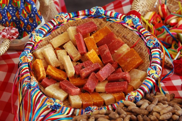 Doces vendidos na tradicional festa junina de Campina Grande, que atrai todo ano mais de 1 milhão de pessoas