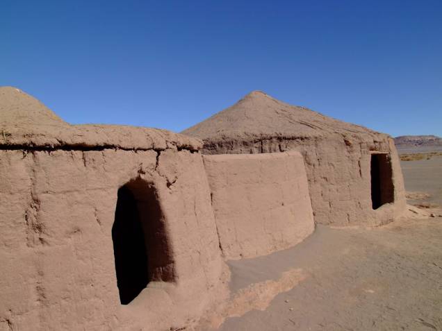 A Aldeia de Tulor é um sítio arqueológico que guarda as ruínas, como casas de barro, de um antigo povoado local com mais de 3 mil anos