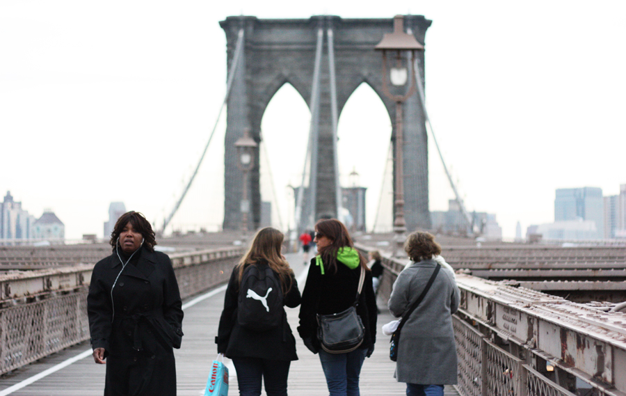 <a href="https://viajeaqui.abril.com.br/cidades/estados-unidos-nova-york" rel="Nova York, EUA"><strong>Nova York, EUA</strong></a> - Nova York é melhor cidade para ir e vir a pé nos Estados Unidos. Fatores que tornam a cidade "passeável" incluem a proximidade de casas e lojas, restaurantes, escolas, parques e transporte público. Por serem numeradas, as ruas também facilitam a localização e diminuem as chances de alguém se perder. Na foto, a ponte do Brooklyn <a href="https://viajeaqui.abril.com.br/cidades/estados-unidos-nova-york" rel="Nova York, EUA"><strong>Nova York, EUA</strong></a> - Nova York é melhor cidade para ir e vir a pé nos Estados Unidos. Fatores que tornam a cidade "passeável" incluem a proximidade de casas e lojas, restaurantes, escolas, parques e transporte público. Por serem numeradas, as ruas também facilitam a localização e diminuem as chances de alguém se perder. Na foto, a ponte do Brooklyn