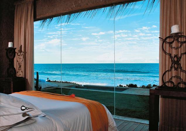 Suíte com vista para o mar do Kenoa Resort, que ganhou prêmio de Novidade do Ano do Guia Quatro Rodas 2011