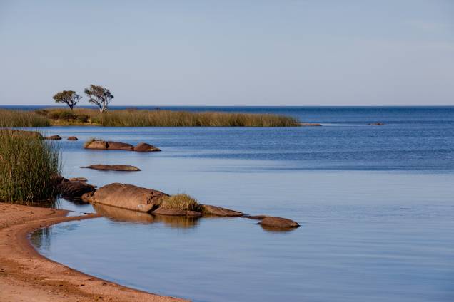 <strong>Lagoa dos Patos, <a href="https://viajeaqui.abril.com.br/cidades/br-rs-sao-lourenco-do-sul" rel="São Lourenço do Sul" target="_self">São Lourenço do Sul</a></strong>A lagoa forma uma praia de água doce e é dotada de uma paisagem linda, tranquila e receptiva. Ou seja: ideal para quem procura sossego – perfeito para famílias com crianças<a href="https://www.booking.com/city/br/sao-lourenco-do-sul.pt-br.html?aid=332455&label=viagemabril-praias-do-rio-grande-do-sul" rel="Veja preços de hotéis em São Lourenço do Sul no Booking.com" target="_blank"><em>Veja preços de hotéis em São Lourenço do Sul no Booking.com</em></a> <strong>Lagoa dos Patos, <a href="https://viajeaqui.abril.com.br/cidades/br-rs-sao-lourenco-do-sul" rel="São Lourenço do Sul" target="_self">São Lourenço do Sul</a></strong>A lagoa forma uma praia de água doce e é dotada de uma paisagem linda, tranquila e receptiva. Ou seja: ideal para quem procura sossego – perfeito para famílias com crianças<a href="https://www.booking.com/city/br/sao-lourenco-do-sul.pt-br.html?aid=332455&label=viagemabril-praias-do-rio-grande-do-sul" rel="Veja preços de hotéis em São Lourenço do Sul no Booking.com" target="_blank"><em>Veja preços de hotéis em São Lourenço do Sul no Booking.com</em></a>