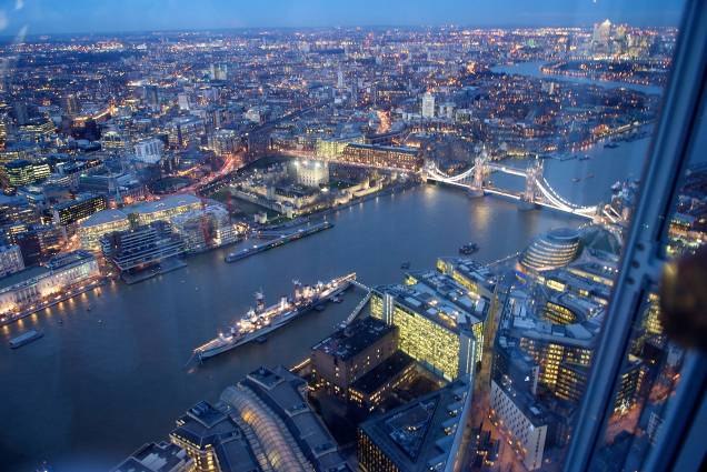 <strong>2. The Shard</strong> E você pode contemplar Londres em 360º de dois andares. Uma dica: o prédio fica ao lado do Borough Market. Aproveite para visitar o mercado e desfrutar das suas especiarias. <strong>2. The Shard</strong> E você pode contemplar Londres em 360º de dois andares. Uma dica: o prédio fica ao lado do Borough Market. Aproveite para visitar o mercado e desfrutar das suas especiarias.