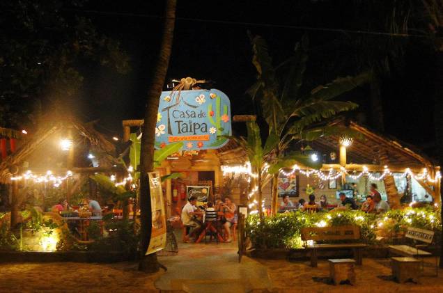 Fachada da Casa de Taipa, em Ponta Negra - um dos bairros mais turísticos de Natal (RN) Fachada da Casa de Taipa, em Ponta Negra - um dos bairros mais turísticos de Natal (RN)