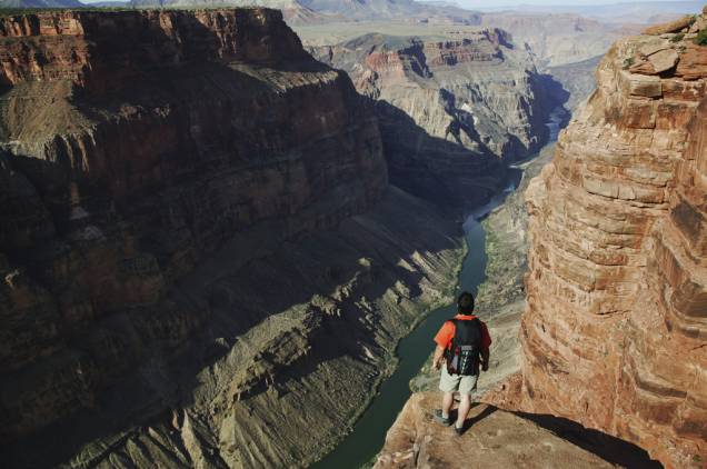 A 195 quilômetros de Las Vegas, o Grand Canyon pode ser visto de várias maneiras: a pé, de barco ou até de helicóptero. São inúmeros os passeios ofertados entre as suas belas paisagens, ideais para os amantes da natureza e que não dispensam uma aventura