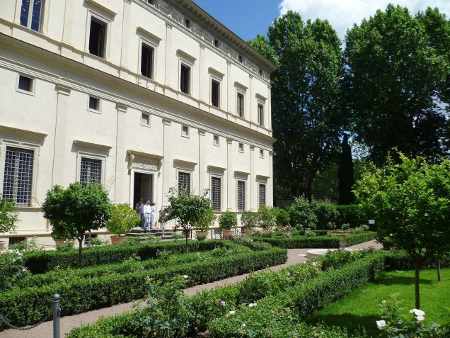 Outra atração de peso que fica em Trastevere é o Villa Farnesina, um casarão do século 16 que, visto por fora, não tem nada de excepcional