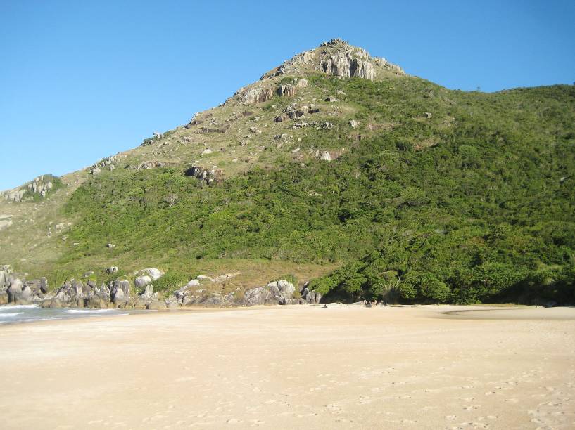 É de cima do morro que os frequentadores têm a melhor vista da praia É de cima do morro que os frequentadores têm a melhor vista da praia
