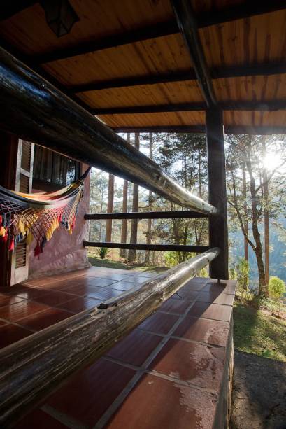 Área externa do chalé da Fazenda Hotel Itapuá, em Monte Verde, Minas Gerais