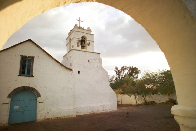 Na Igreja de San Pedro, erguida em 1641, a cobertura de barro e palha do teto está presa a travessas de madeira e cacto