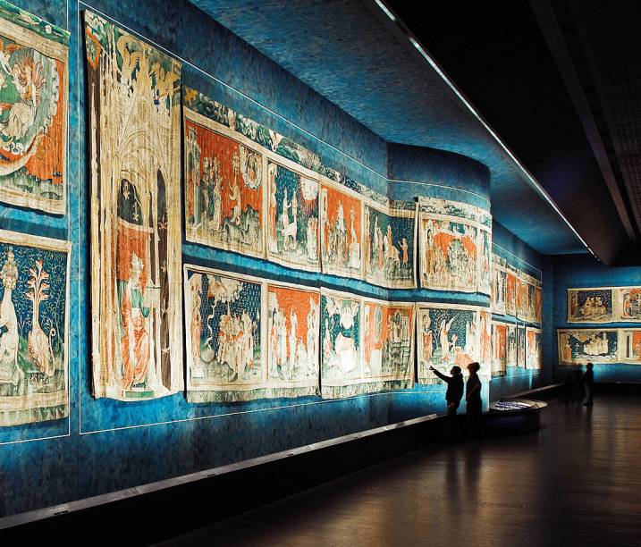 A tapeçaria com as imagens do Apocalipse de São João em Angers A tapeçaria com as imagens do Apocalipse de São João em Angers