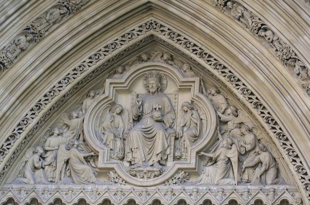 Porta principal da Abadia de Westminster; partes do complexo estão abertas ao público gratuitamente, como o claustro e o jardim de 900 anos. Recitais de órgão ocorrem aos domingos, às 17h45. Com duração de meia hora, o evento é gratuito. Porta principal da Abadia de Westminster; partes do complexo estão abertas ao público gratuitamente, como o claustro e o jardim de 900 anos. Recitais de órgão ocorrem aos domingos, às 17h45. Com duração de meia hora, o evento é gratuito.