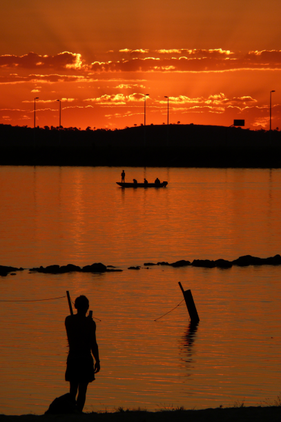 Fim de tarde na Praia da Graciosa, uma das mais agitadas da cidade