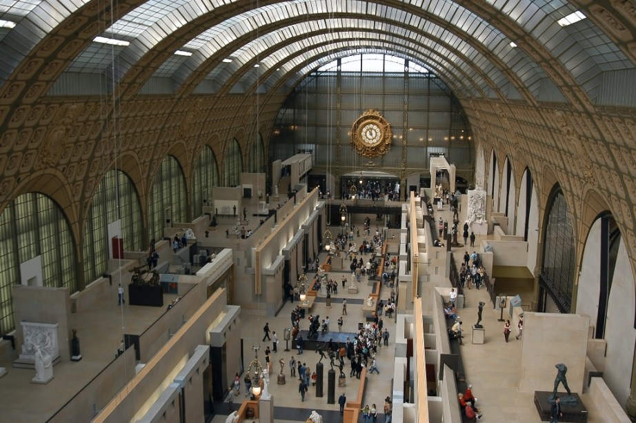 O Museu dOrsay era uma antiga estação ferroviária transformada em museu de arte moderna