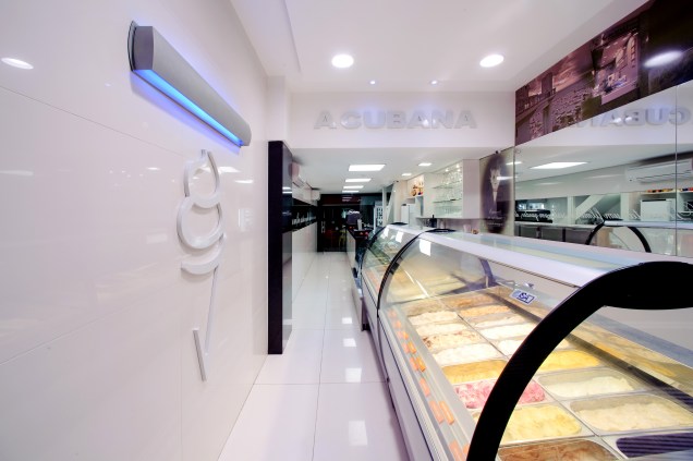 A sorveteria A Cubana, em Salvador, Bahia, tem sorvetes de frutas como graviola, cajá e mangaba